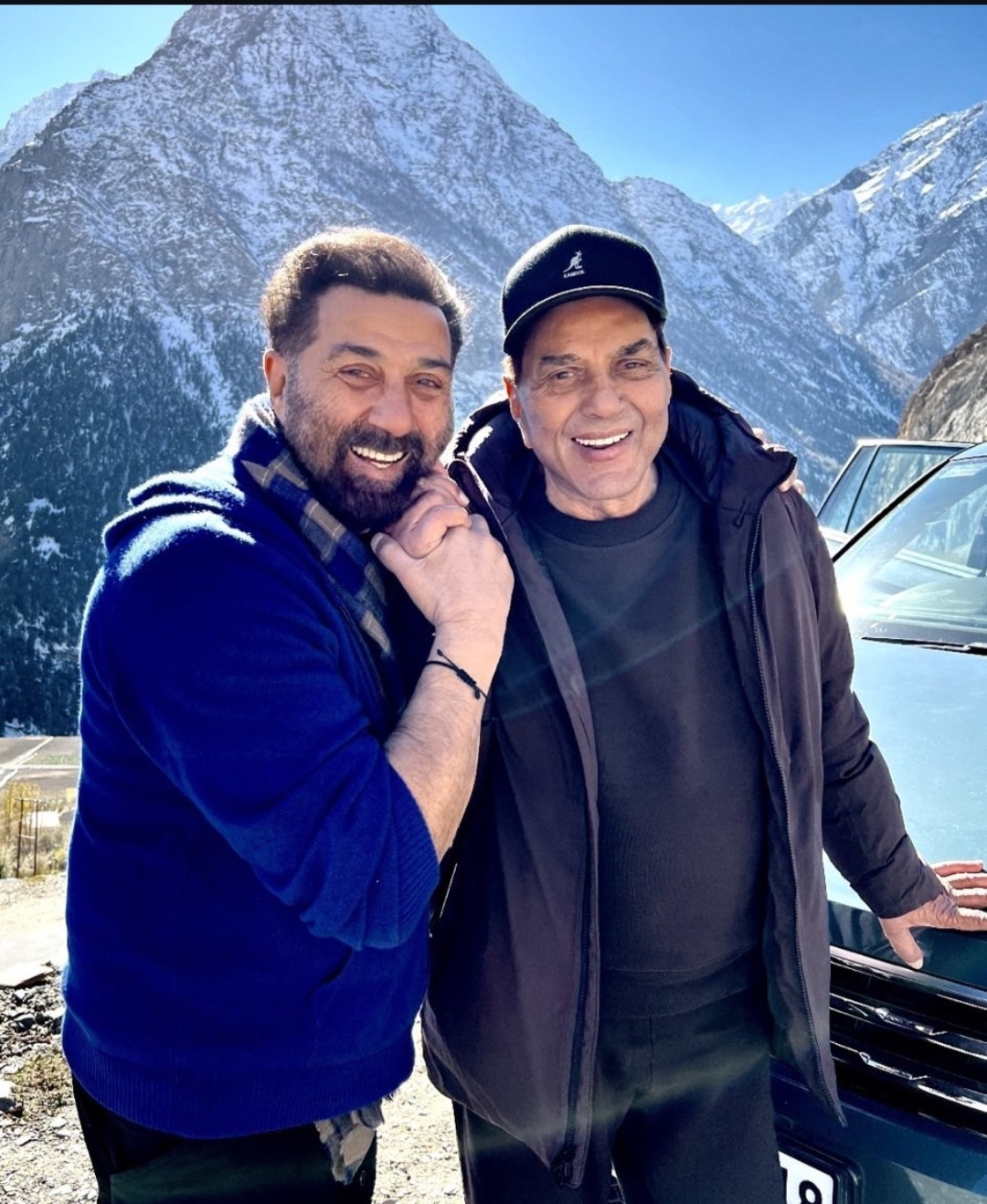 Bollywood ke legend Dharmendra aur Sunny Deol ki photo – Bollywood ka sitara blog”